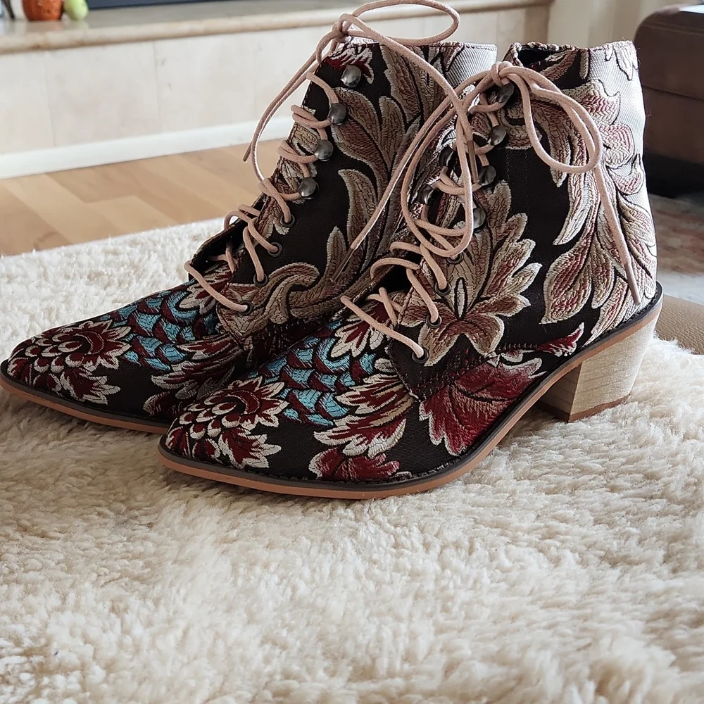 Fabulous NWOT Floral Tapestry Lace Up Cowgirl Western Boho Ankle Boots π’ π€π - Picture 11 of 16